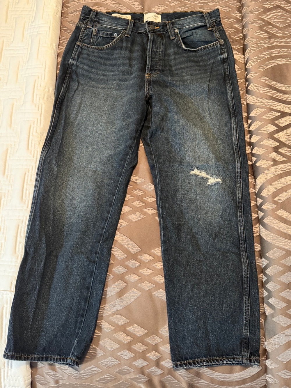 Universal Thread mid-rise boyfriend Dark Blue Distressed Jeans Size 8